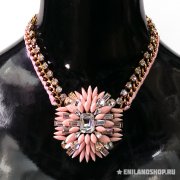Ожерелье с розовыми стразами "Плод"